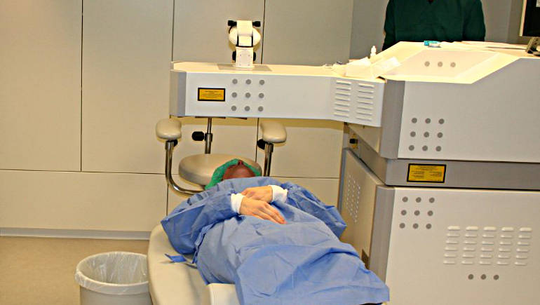 Операция лазерной коррекции зрения Пресби ЛАСИК